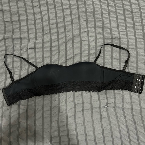Amazon Non-Slip Strapless Bra - Picture 2 of 6